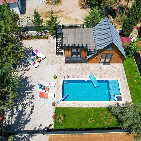 Chalet Tiny Smurf *