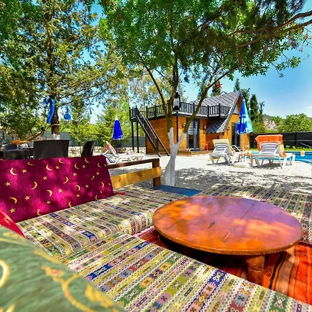 Chalet Tiny Smurf *