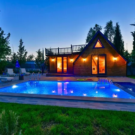 Tiny Smurf Chalet *