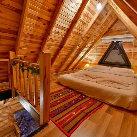 Chalet Tiny Smurf *