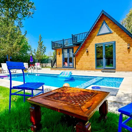 Tiny Smurf Chalet Fethiye